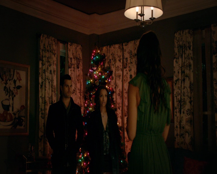 VampireDiaries-dot-nl_VVampireDiaries-dot-nl_VampireDiaries-8x07TheNextTimeIHurtSomebodyItCouldBeYou1479.jpg