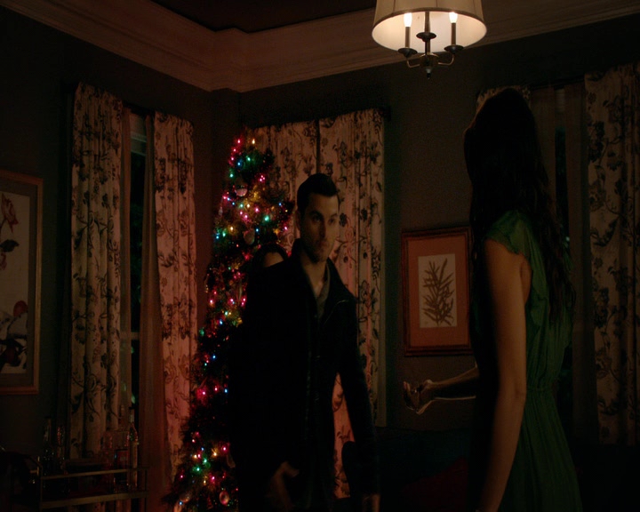 VampireDiaries-dot-nl_VVampireDiaries-dot-nl_VampireDiaries-8x07TheNextTimeIHurtSomebodyItCouldBeYou1483.jpg