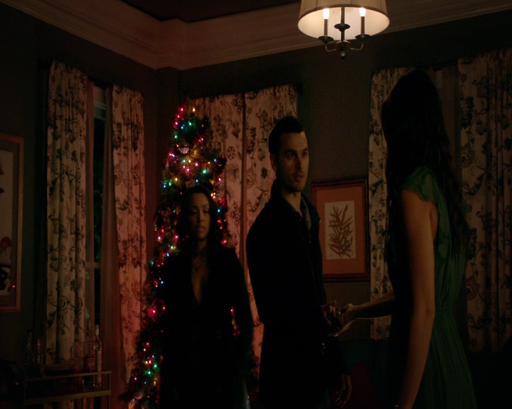 VampireDiaries-dot-nl_VVampireDiaries-dot-nl_VampireDiaries-8x07TheNextTimeIHurtSomebodyItCouldBeYou1484.jpg