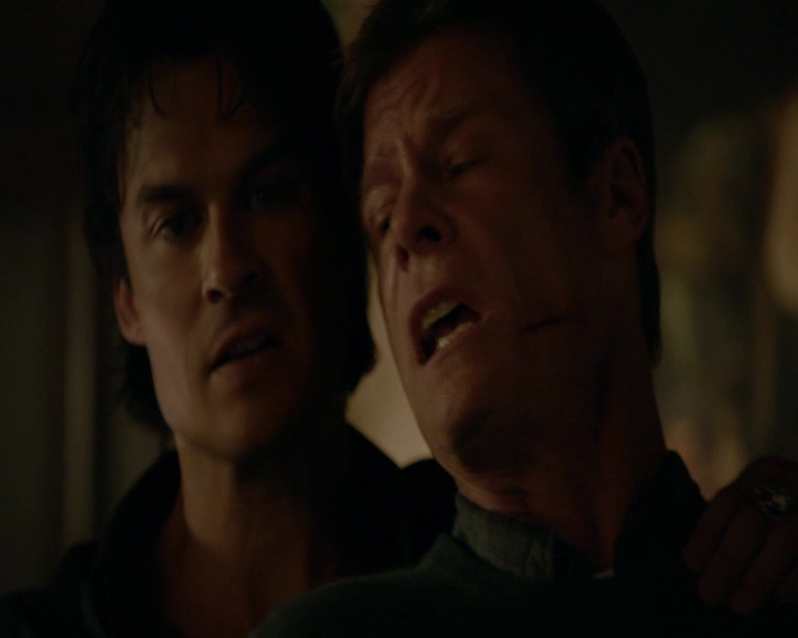 VampireDiaries-dot-nl_VVampireDiaries-dot-nl_VampireDiaries-8x07TheNextTimeIHurtSomebodyItCouldBeYou1553.jpg