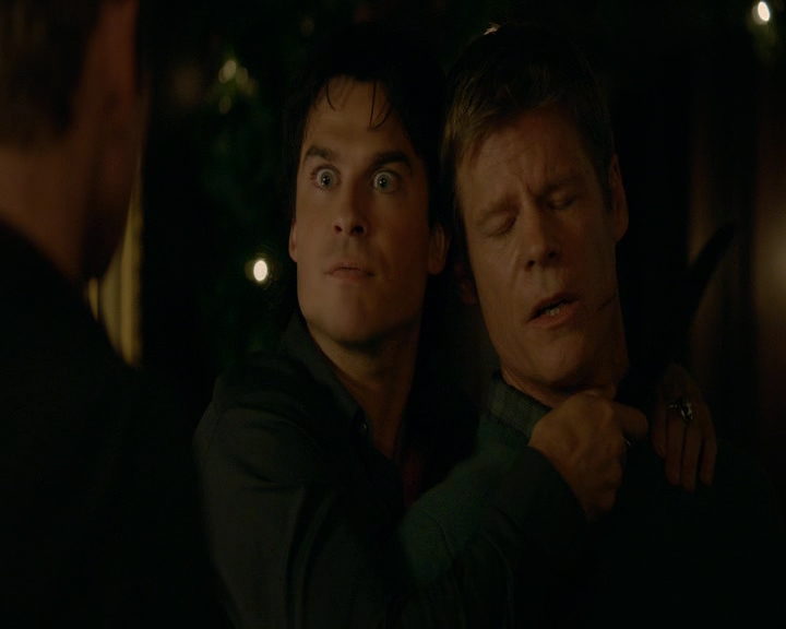 VampireDiaries-dot-nl_VVampireDiaries-dot-nl_VampireDiaries-8x07TheNextTimeIHurtSomebodyItCouldBeYou1560.jpg