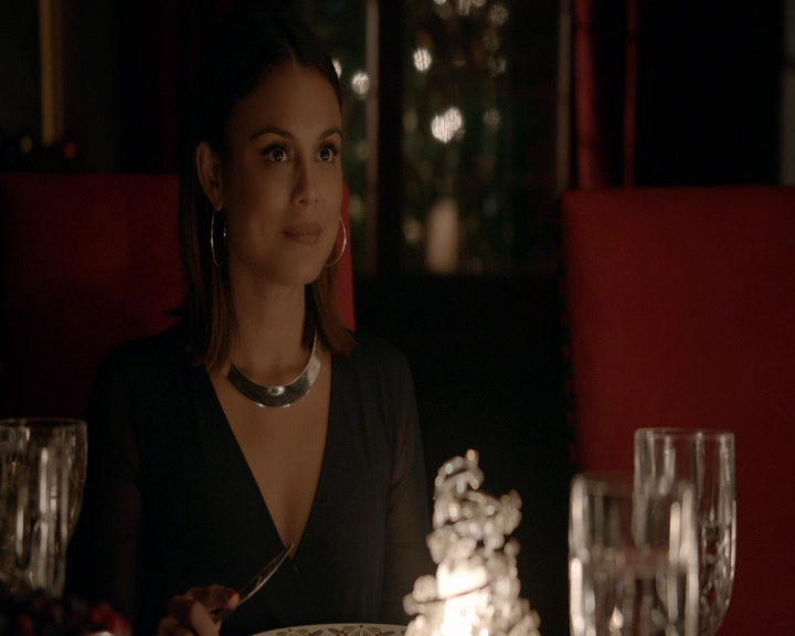 VampireDiaries-dot-nl_VVampireDiaries-dot-nl_VampireDiaries-8x07TheNextTimeIHurtSomebodyItCouldBeYou1589.jpg