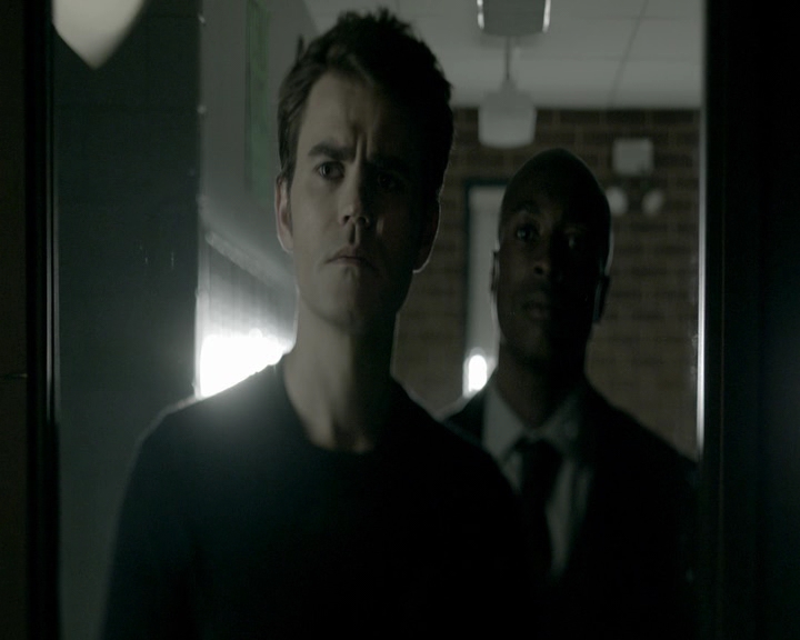 VampireDiaries-dot-nl_VVampireDiaries-dot-nl_VampireDiaries-8x07TheNextTimeIHurtSomebodyItCouldBeYou1611.jpg