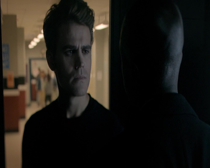 VampireDiaries-dot-nl_VVampireDiaries-dot-nl_VampireDiaries-8x07TheNextTimeIHurtSomebodyItCouldBeYou1626.jpg