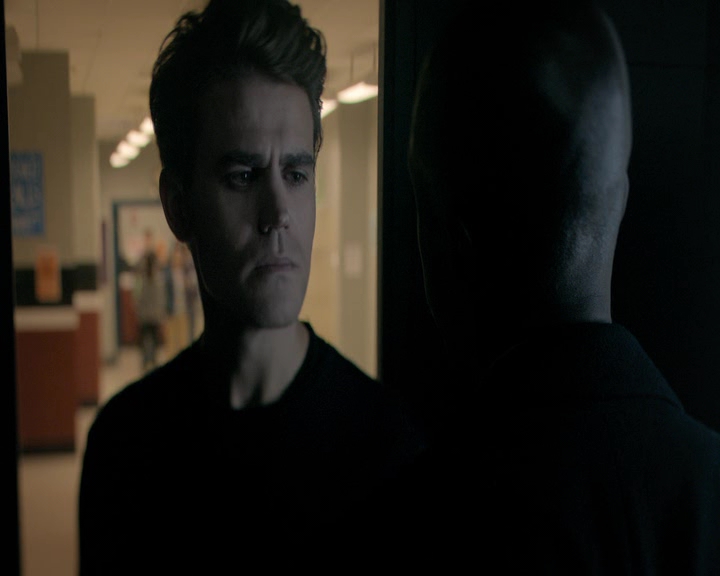 VampireDiaries-dot-nl_VVampireDiaries-dot-nl_VampireDiaries-8x07TheNextTimeIHurtSomebodyItCouldBeYou1627.jpg