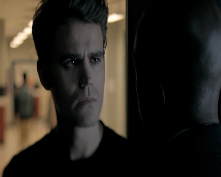 VampireDiaries-dot-nl_VVampireDiaries-dot-nl_VampireDiaries-8x07TheNextTimeIHurtSomebodyItCouldBeYou1642.jpg