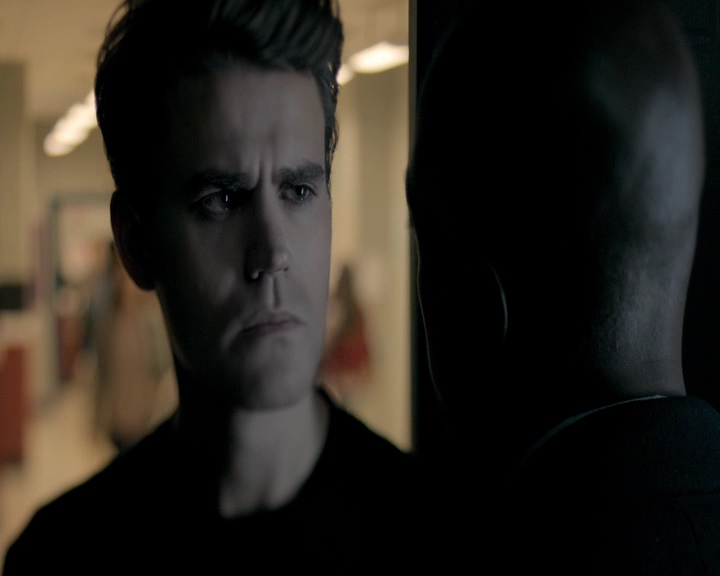 VampireDiaries-dot-nl_VVampireDiaries-dot-nl_VampireDiaries-8x07TheNextTimeIHurtSomebodyItCouldBeYou1643.jpg