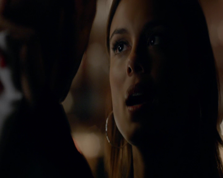 VampireDiaries-dot-nl_VVampireDiaries-dot-nl_VampireDiaries-8x07TheNextTimeIHurtSomebodyItCouldBeYou1700.jpg