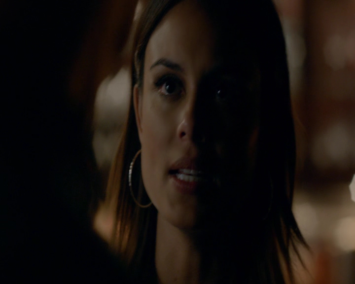 VampireDiaries-dot-nl_VVampireDiaries-dot-nl_VampireDiaries-8x07TheNextTimeIHurtSomebodyItCouldBeYou1715.jpg