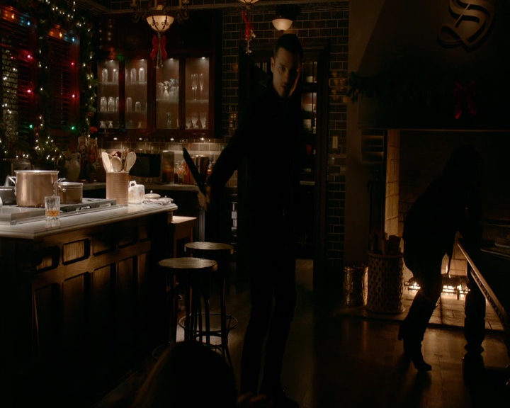 VampireDiaries-dot-nl_VVampireDiaries-dot-nl_VampireDiaries-8x07TheNextTimeIHurtSomebodyItCouldBeYou1733.jpg