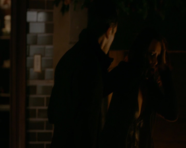 VampireDiaries-dot-nl_VVampireDiaries-dot-nl_VampireDiaries-8x07TheNextTimeIHurtSomebodyItCouldBeYou1735.jpg