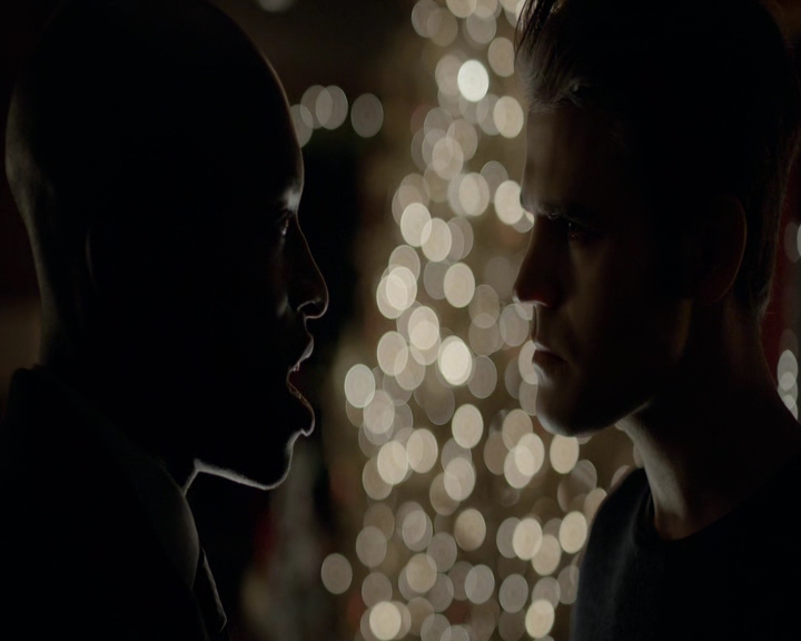 VampireDiaries-dot-nl_VVampireDiaries-dot-nl_VampireDiaries-8x07TheNextTimeIHurtSomebodyItCouldBeYou1817.jpg