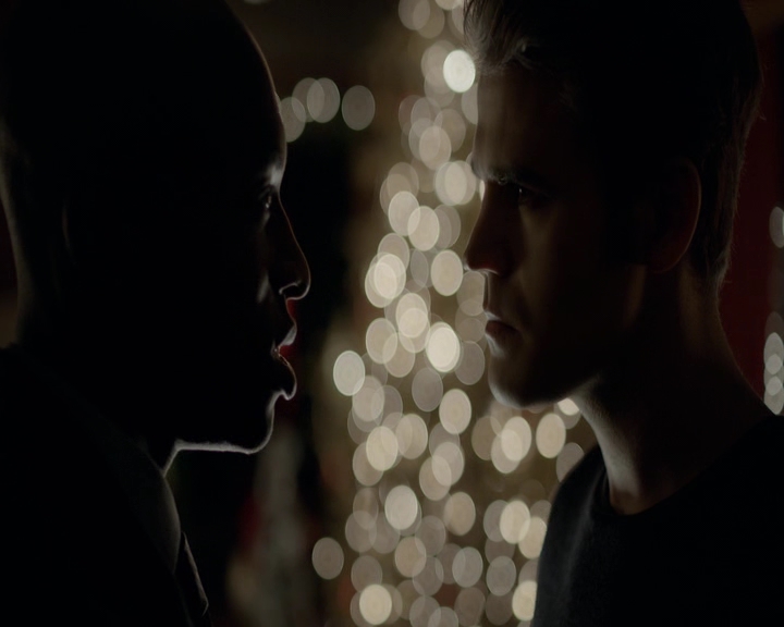 VampireDiaries-dot-nl_VVampireDiaries-dot-nl_VampireDiaries-8x07TheNextTimeIHurtSomebodyItCouldBeYou1820.jpg