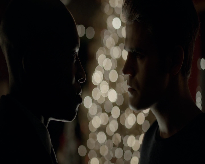 VampireDiaries-dot-nl_VVampireDiaries-dot-nl_VampireDiaries-8x07TheNextTimeIHurtSomebodyItCouldBeYou1822.jpg