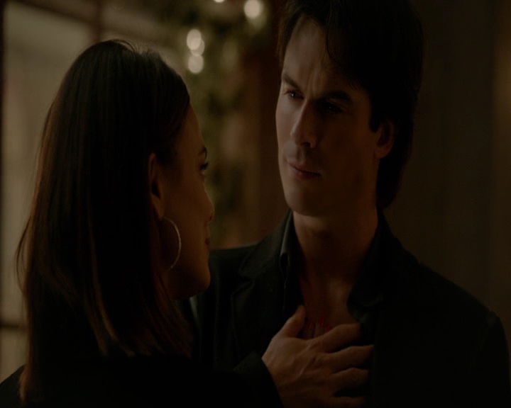 VampireDiaries-dot-nl_VVampireDiaries-dot-nl_VampireDiaries-8x07TheNextTimeIHurtSomebodyItCouldBeYou1853.jpg