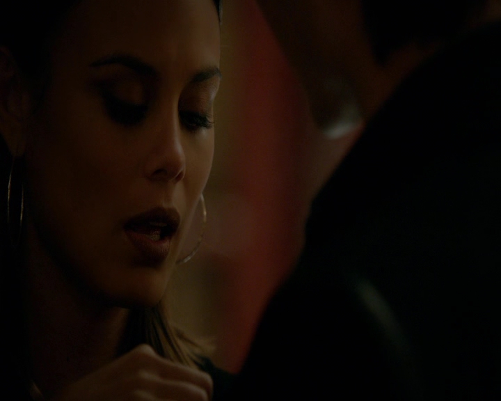 VampireDiaries-dot-nl_VVampireDiaries-dot-nl_VampireDiaries-8x07TheNextTimeIHurtSomebodyItCouldBeYou1874.jpg