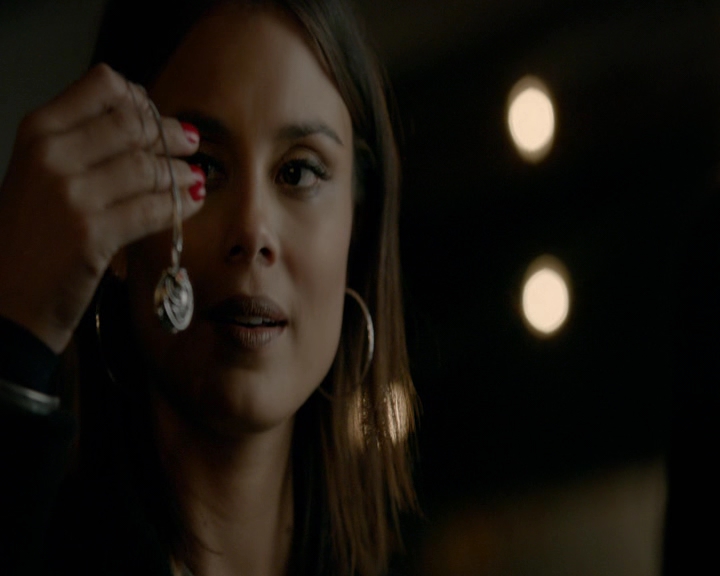 VampireDiaries-dot-nl_VVampireDiaries-dot-nl_VampireDiaries-8x07TheNextTimeIHurtSomebodyItCouldBeYou1884.jpg