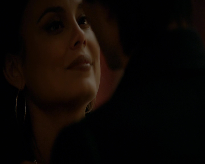 VampireDiaries-dot-nl_VVampireDiaries-dot-nl_VampireDiaries-8x07TheNextTimeIHurtSomebodyItCouldBeYou1899.jpg