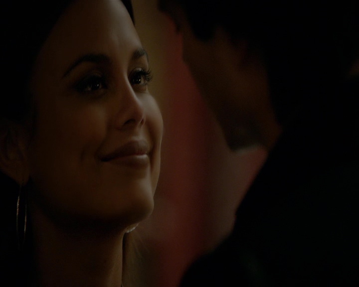 VampireDiaries-dot-nl_VVampireDiaries-dot-nl_VampireDiaries-8x07TheNextTimeIHurtSomebodyItCouldBeYou1900.jpg