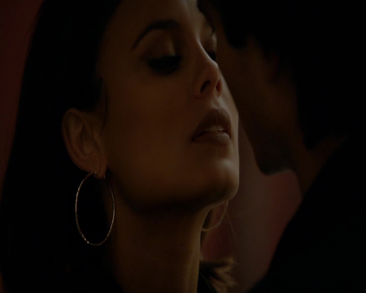 VampireDiaries-dot-nl_VVampireDiaries-dot-nl_VampireDiaries-8x07TheNextTimeIHurtSomebodyItCouldBeYou1909.jpg