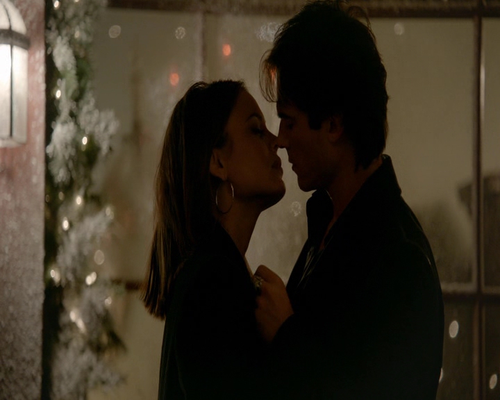 VampireDiaries-dot-nl_VVampireDiaries-dot-nl_VampireDiaries-8x07TheNextTimeIHurtSomebodyItCouldBeYou1910.jpg