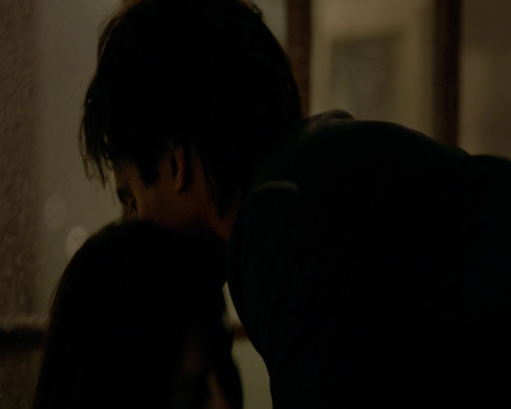 VampireDiaries-dot-nl_VVampireDiaries-dot-nl_VampireDiaries-8x07TheNextTimeIHurtSomebodyItCouldBeYou1915.jpg