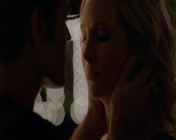 VampireDiaries-dot-nl_VVampireDiaries-dot-nl_VampireDiaries-8x07TheNextTimeIHurtSomebodyItCouldBeYou2045.jpg