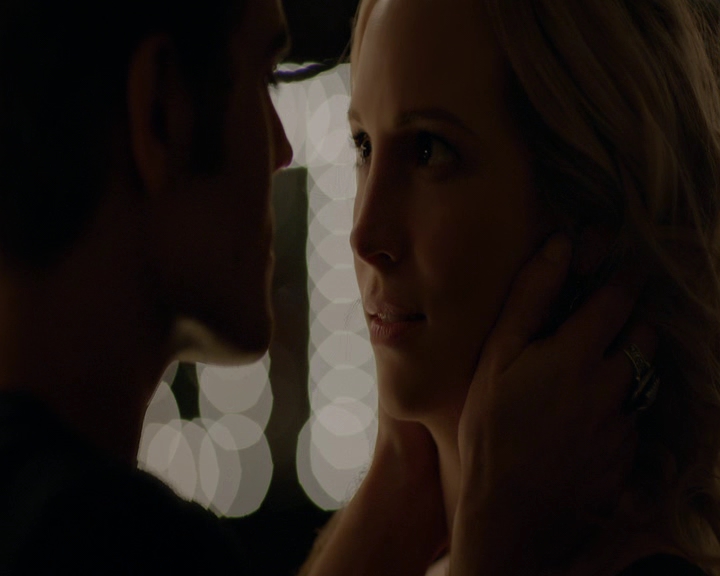 VampireDiaries-dot-nl_VVampireDiaries-dot-nl_VampireDiaries-8x07TheNextTimeIHurtSomebodyItCouldBeYou2046.jpg