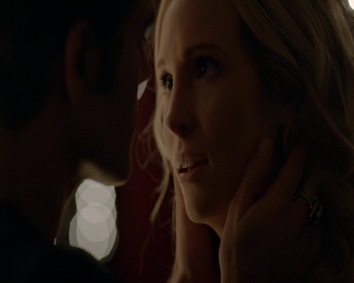 VampireDiaries-dot-nl_VVampireDiaries-dot-nl_VampireDiaries-8x07TheNextTimeIHurtSomebodyItCouldBeYou2062.jpg