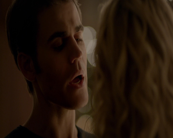 VampireDiaries-dot-nl_VVampireDiaries-dot-nl_VampireDiaries-8x07TheNextTimeIHurtSomebodyItCouldBeYou2077.jpg