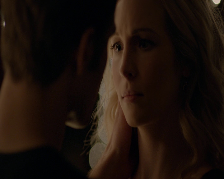 VampireDiaries-dot-nl_VVampireDiaries-dot-nl_VampireDiaries-8x07TheNextTimeIHurtSomebodyItCouldBeYou2081.jpg