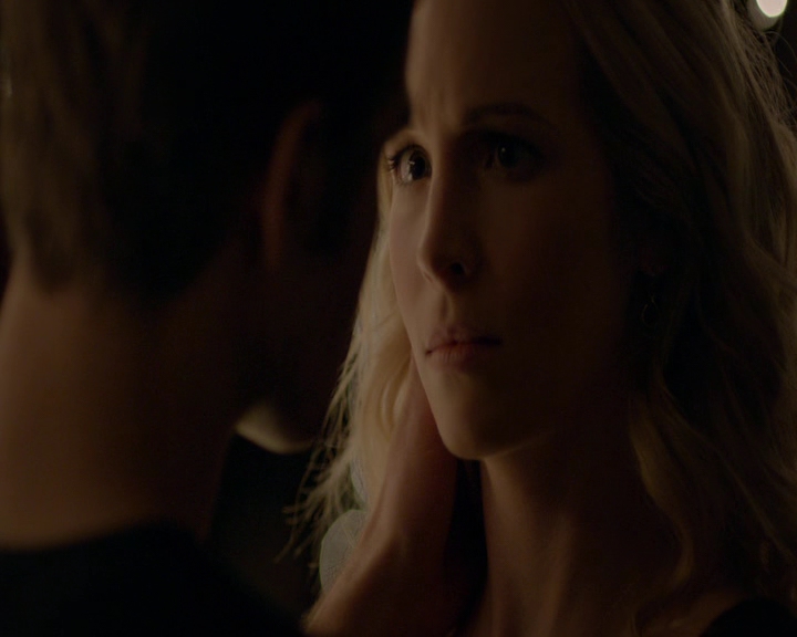 VampireDiaries-dot-nl_VVampireDiaries-dot-nl_VampireDiaries-8x07TheNextTimeIHurtSomebodyItCouldBeYou2082.jpg