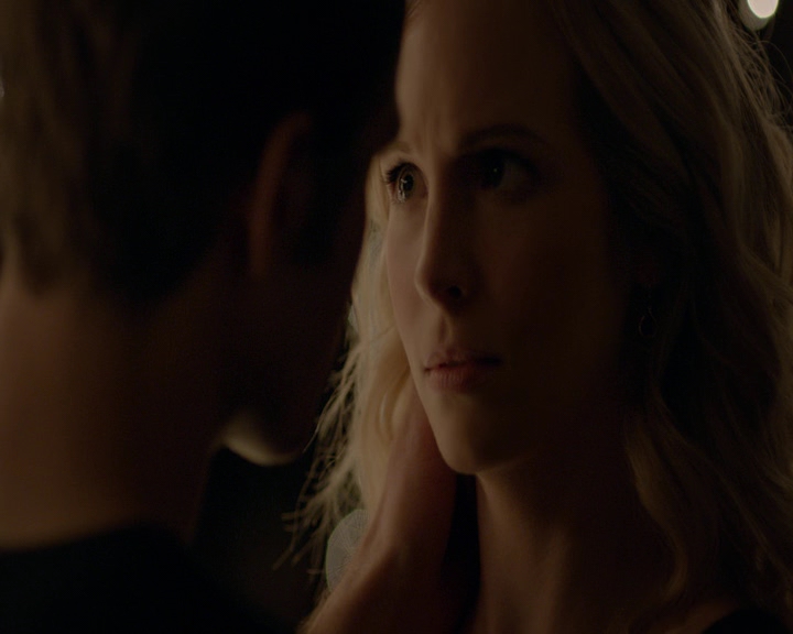 VampireDiaries-dot-nl_VVampireDiaries-dot-nl_VampireDiaries-8x07TheNextTimeIHurtSomebodyItCouldBeYou2084.jpg