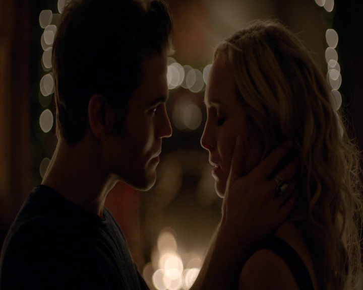 VampireDiaries-dot-nl_VVampireDiaries-dot-nl_VampireDiaries-8x07TheNextTimeIHurtSomebodyItCouldBeYou2089.jpg