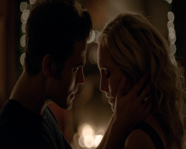 VampireDiaries-dot-nl_VVampireDiaries-dot-nl_VampireDiaries-8x07TheNextTimeIHurtSomebodyItCouldBeYou2091.jpg