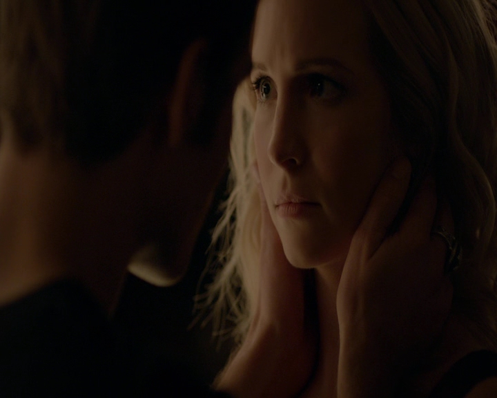 VampireDiaries-dot-nl_VVampireDiaries-dot-nl_VampireDiaries-8x07TheNextTimeIHurtSomebodyItCouldBeYou2093.jpg