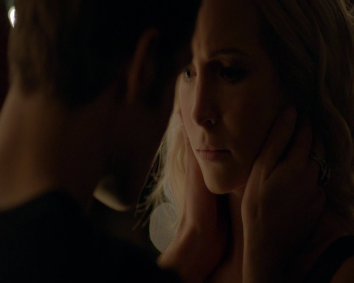 VampireDiaries-dot-nl_VVampireDiaries-dot-nl_VampireDiaries-8x07TheNextTimeIHurtSomebodyItCouldBeYou2101.jpg