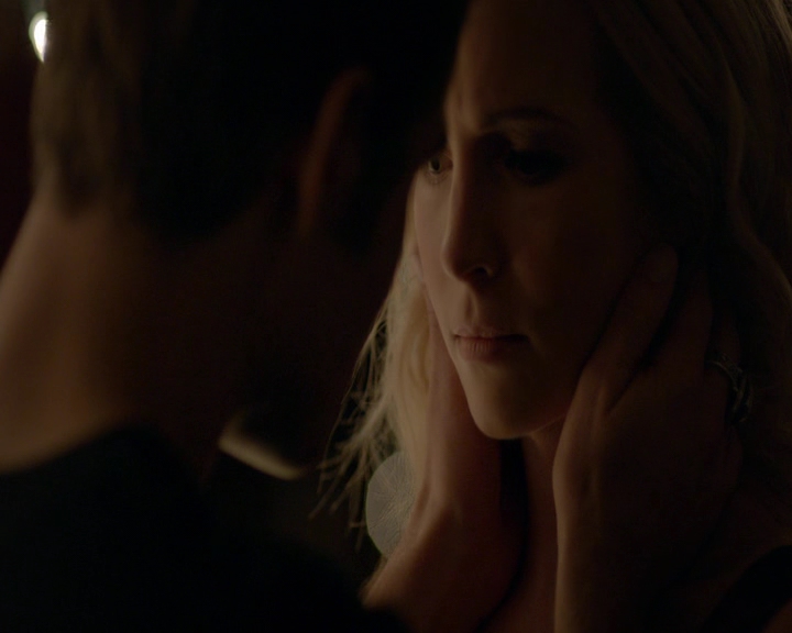 VampireDiaries-dot-nl_VVampireDiaries-dot-nl_VampireDiaries-8x07TheNextTimeIHurtSomebodyItCouldBeYou2102.jpg