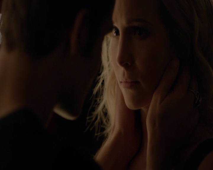 VampireDiaries-dot-nl_VVampireDiaries-dot-nl_VampireDiaries-8x07TheNextTimeIHurtSomebodyItCouldBeYou2105.jpg