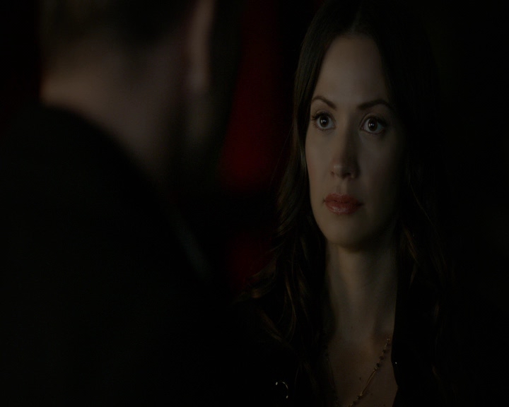 VampireDiaries-dot-nl_VVampireDiaries-dot-nl_VampireDiaries-8x07TheNextTimeIHurtSomebodyItCouldBeYou2138.jpg