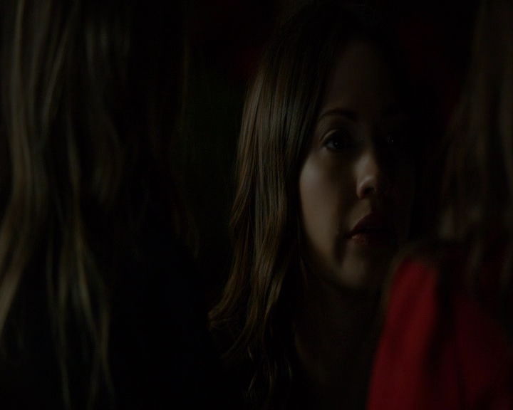 VampireDiaries-dot-nl_VVampireDiaries-dot-nl_VampireDiaries-8x07TheNextTimeIHurtSomebodyItCouldBeYou2153.jpg