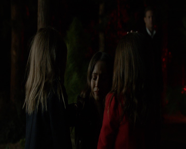 VampireDiaries-dot-nl_VVampireDiaries-dot-nl_VampireDiaries-8x07TheNextTimeIHurtSomebodyItCouldBeYou2165.jpg