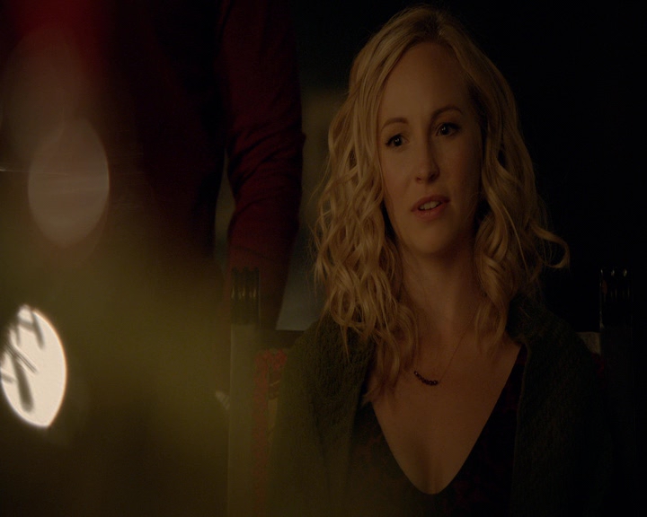 VampireDiaries-dot-nl_VVampireDiaries-dot-nl_VampireDiaries-8x07TheNextTimeIHurtSomebodyItCouldBeYou2226.jpg