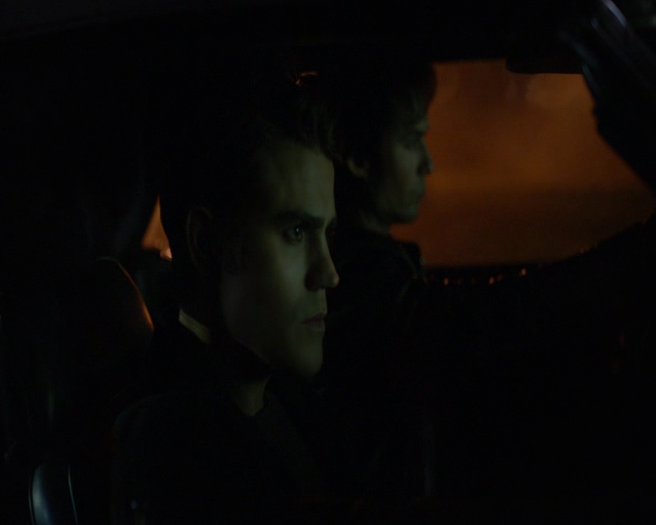 VampireDiaries-dot-nl_VVampireDiaries-dot-nl_VampireDiaries-8x07TheNextTimeIHurtSomebodyItCouldBeYou2268.jpg