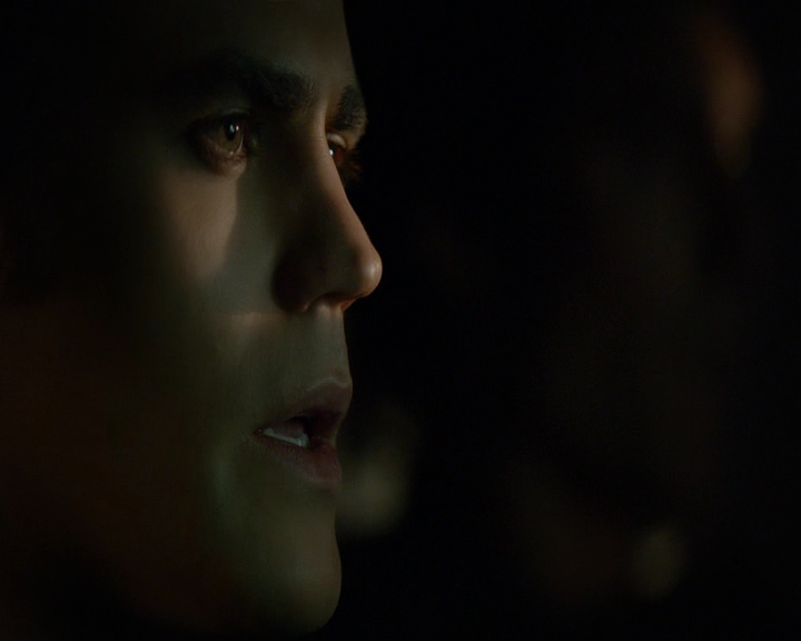 VampireDiaries-dot-nl_VVampireDiaries-dot-nl_VampireDiaries-8x07TheNextTimeIHurtSomebodyItCouldBeYou2289.jpg