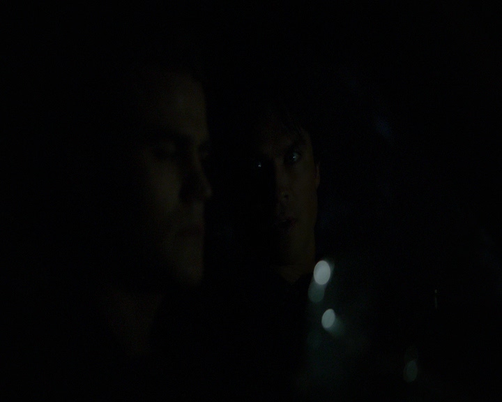 VampireDiaries-dot-nl_VVampireDiaries-dot-nl_VampireDiaries-8x07TheNextTimeIHurtSomebodyItCouldBeYou2299.jpg