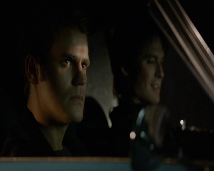 VampireDiaries-dot-nl_VVampireDiaries-dot-nl_VampireDiaries-8x07TheNextTimeIHurtSomebodyItCouldBeYou2302.jpg