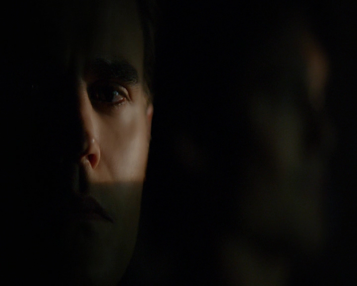 VampireDiaries-dot-nl_VVampireDiaries-dot-nl_VampireDiaries-8x07TheNextTimeIHurtSomebodyItCouldBeYou2307.jpg