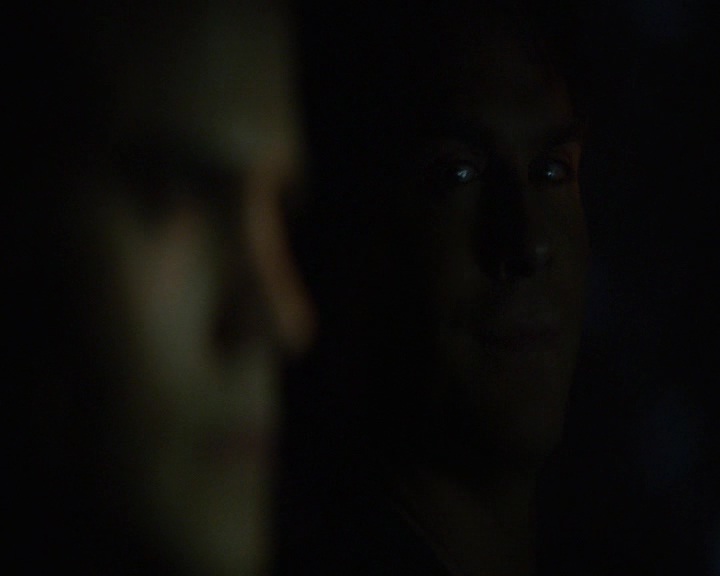 VampireDiaries-dot-nl_VVampireDiaries-dot-nl_VampireDiaries-8x07TheNextTimeIHurtSomebodyItCouldBeYou2342.jpg