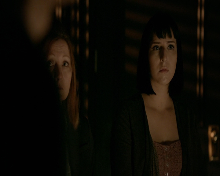 VampireDiaries-dot-nl_VVampireDiaries-dot-nl_VampireDiaries-8x08WeHaveHistoryTogether0050.jpg